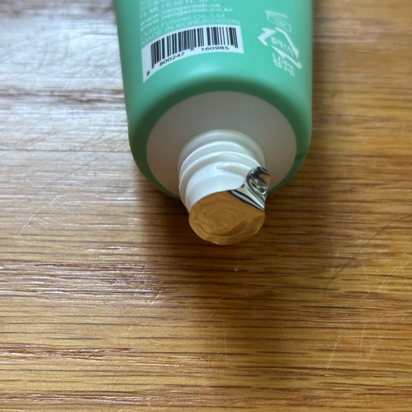 2/$15 - Neogen Dermalogy Vita Duo Day Cream (Deluxe Mini) - Picture 5 of 6